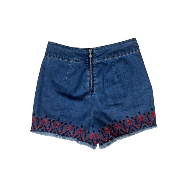 EUC BlankNYC Denim Embroidered Shorts (E-1) - Picture 5 of 10